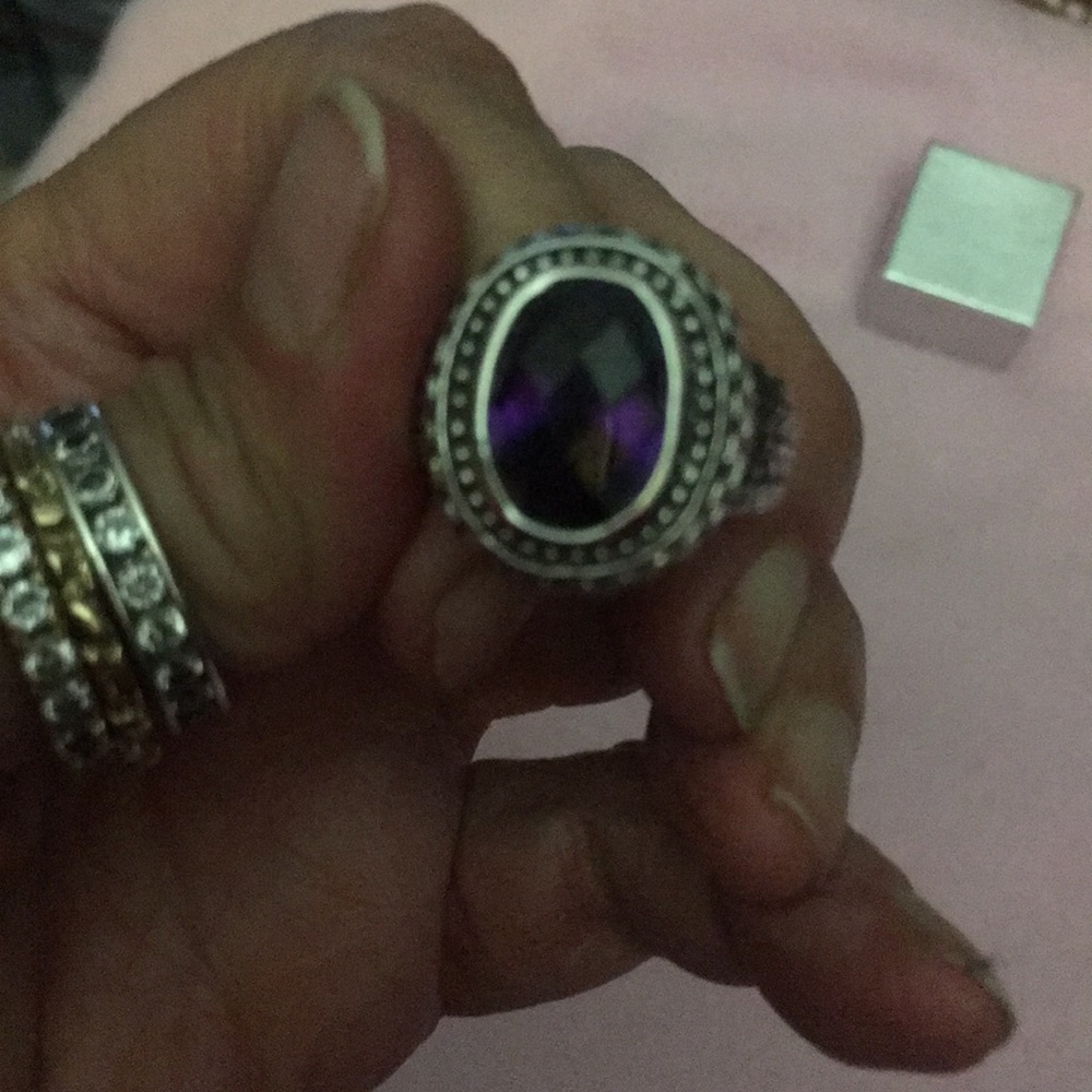 Ring - Picture 4 of 4